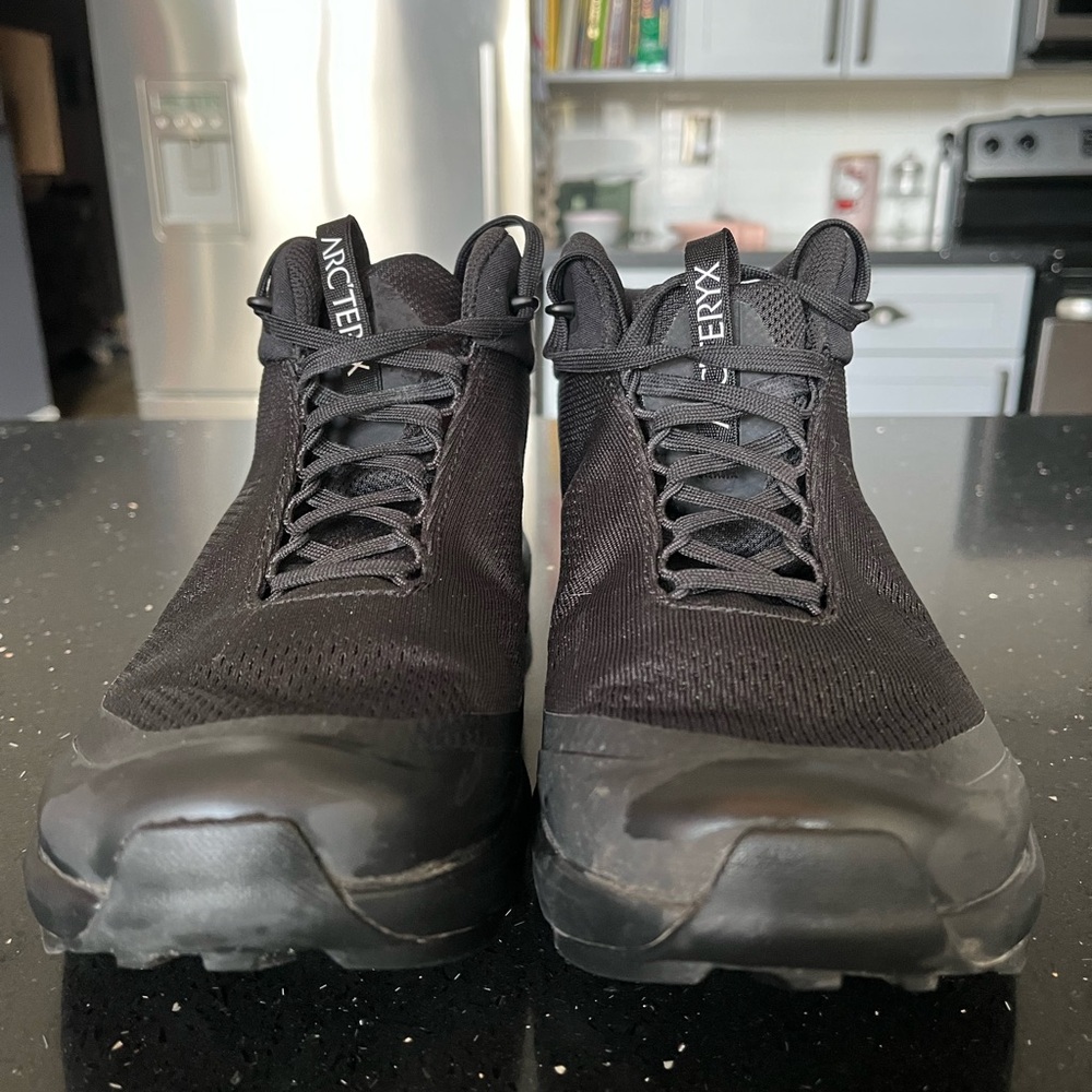 Arc'teryx Women’s Aerios Aura Mid Hiking Shoe